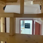 Holiday home вино от глухарчета