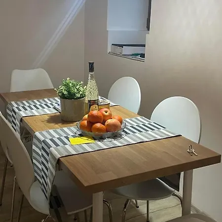 Holiday home вино от глухарчета